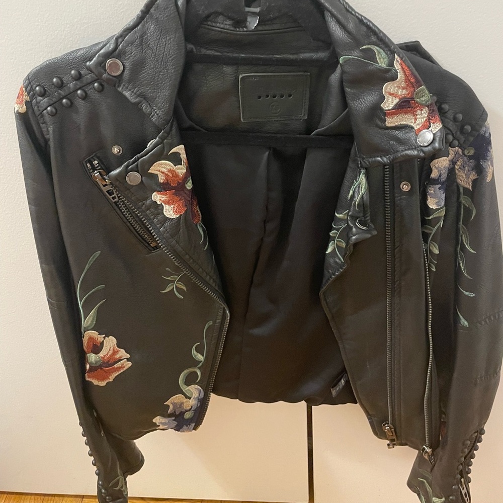 Black with flower detailed blank nyc leather jacket xs